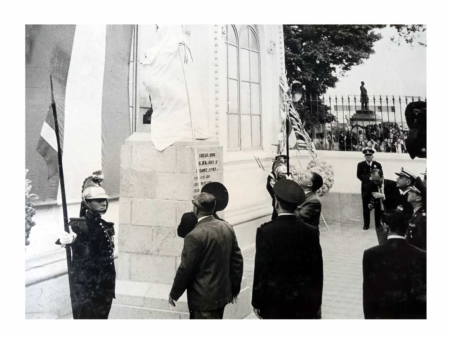 Develación del busto de Mariscal Castilla en el  CEHMP